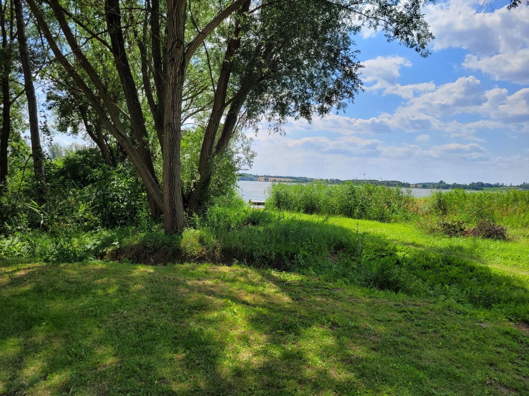 Domek Nad Jeziorem Przy Lini Brzegowej Gorowychy, Pomorze Exteriér fotografie